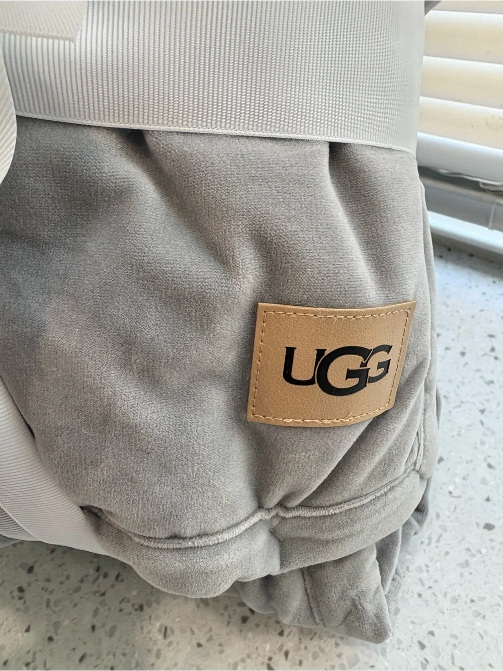 NWT UGG Bliss Sherpa Throw Blanket in the seal grey colorway